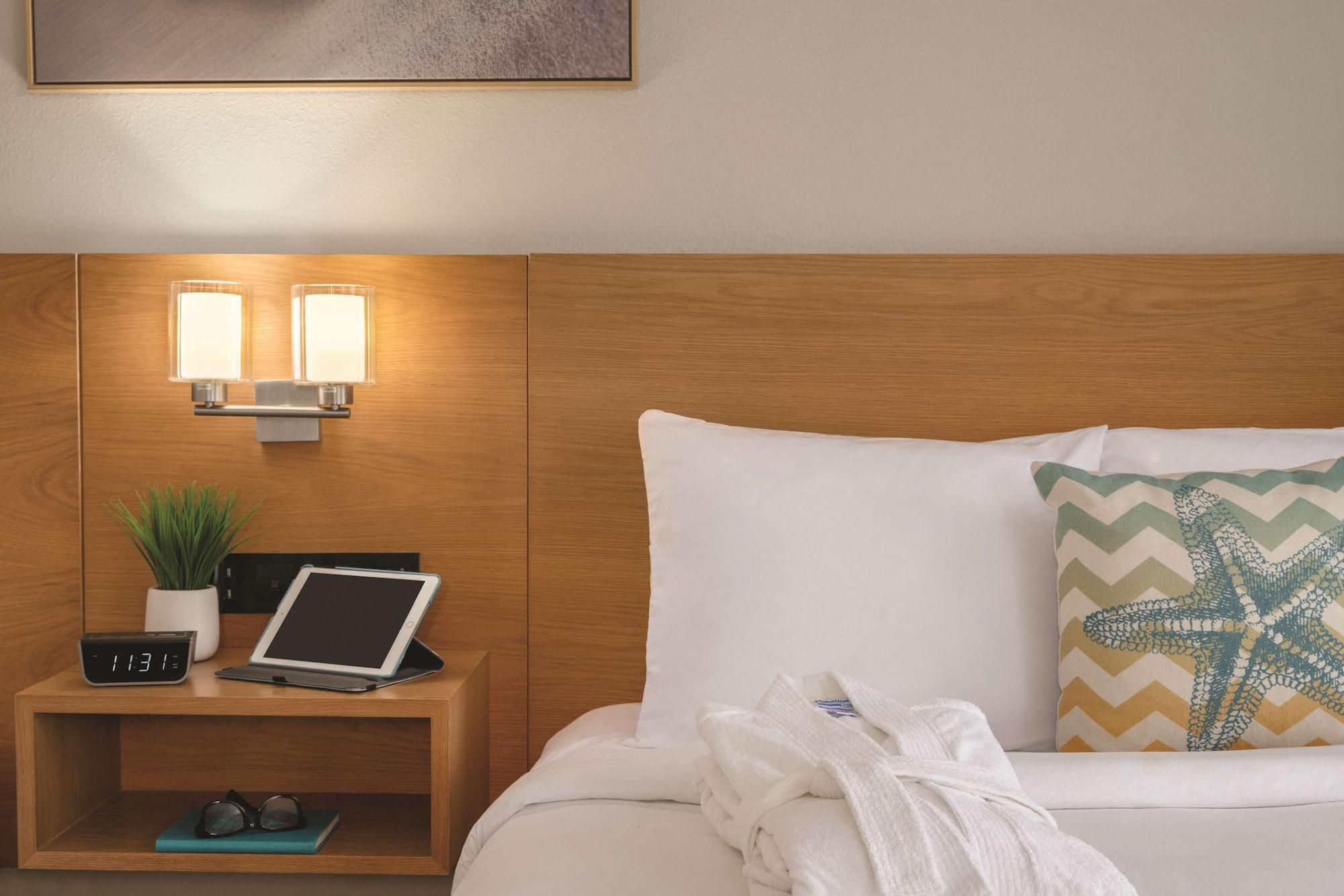 Radisson Beachfront Hotel - Panama City Beach Extérieur photo